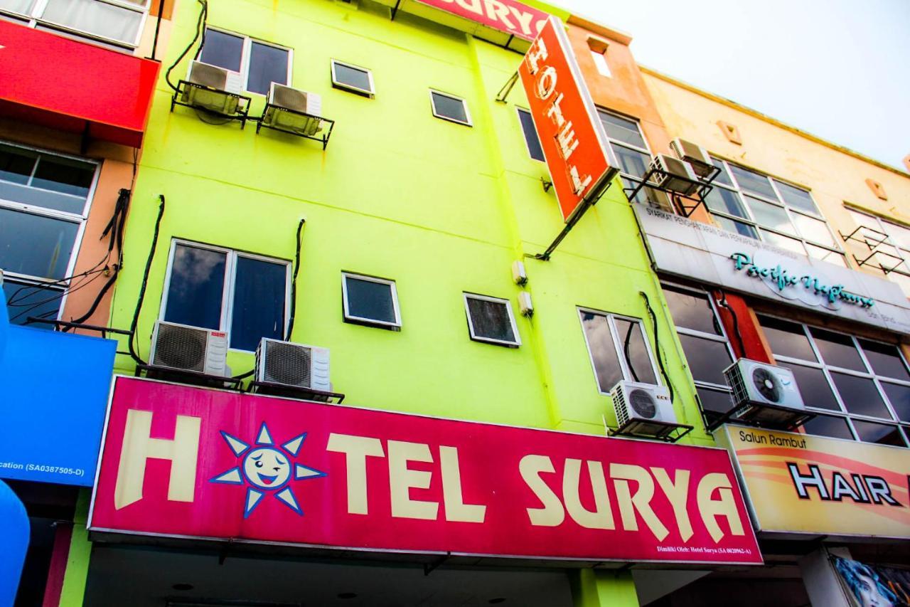 Hotel Surya Кланг Экстерьер фото